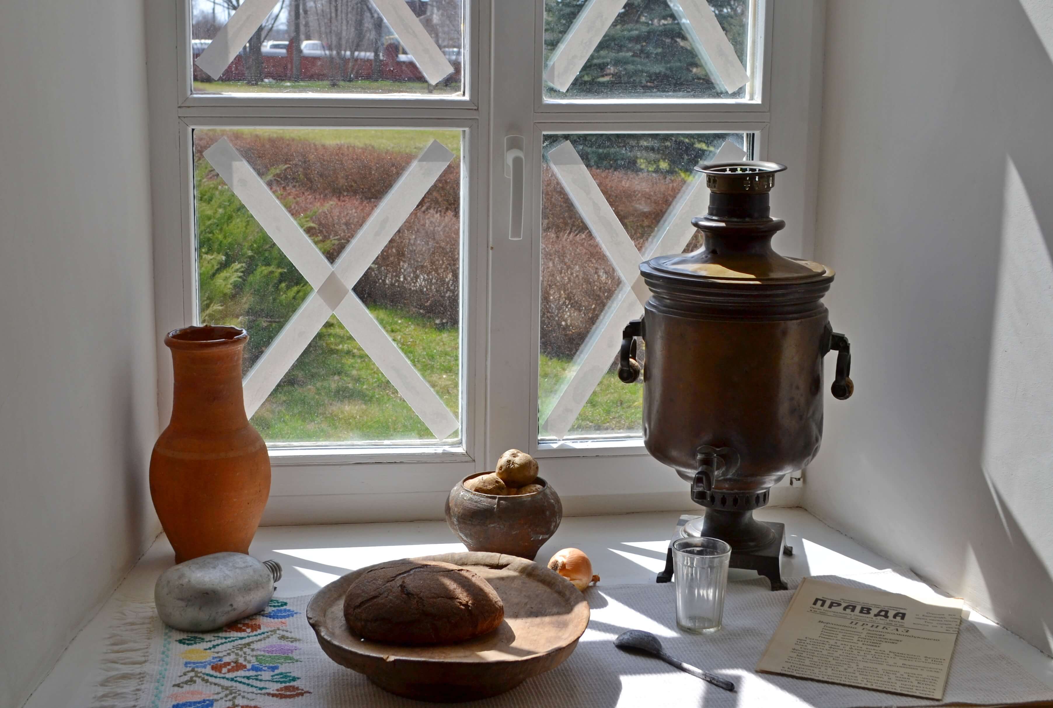 ВЫСТАВКА «ЗА РОДНОЙ ГОРОД»