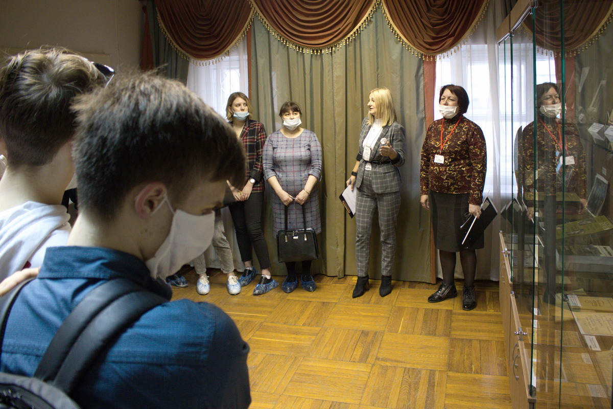 ВЫСТАВКА «ПОЭТИЧЕСКИЕ СТРОКИ ВОЙНЫ»