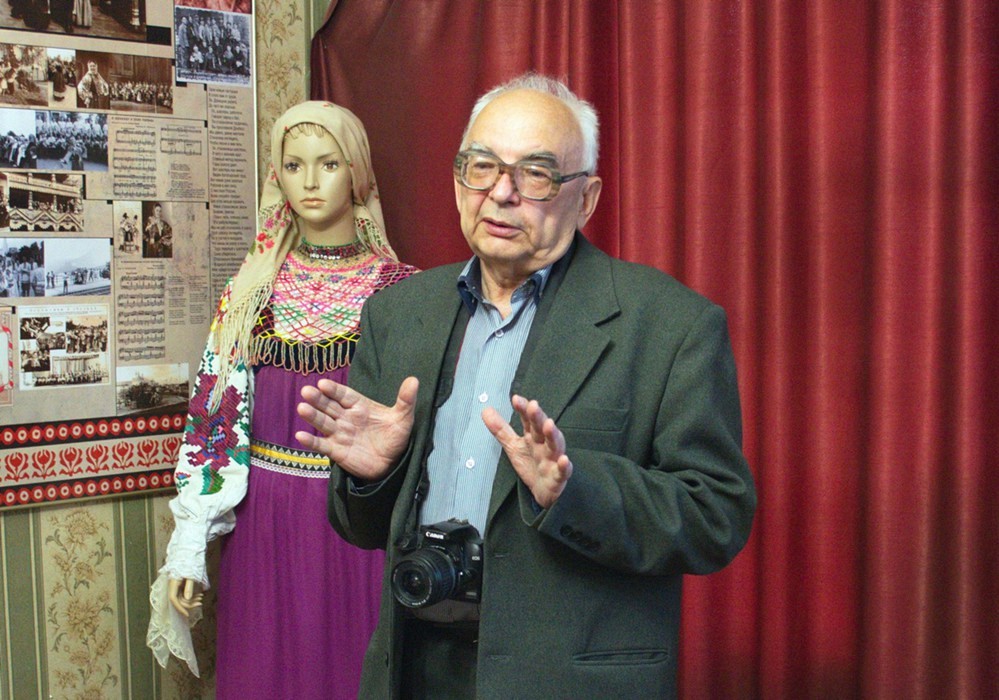 ВЫСТАВКА «МОЖЕТ, СЕРДЦЕ ЧЬЁ-ТО ТРОНУ…»