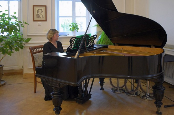 Музыкальная гостиная «Вечер у камина Веневитиновых»