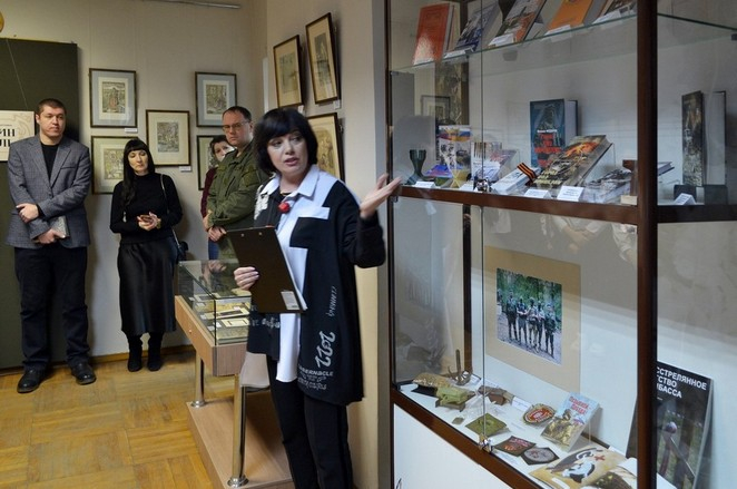 Экскурсия по выставке «Перо настраивает сердце на победу»