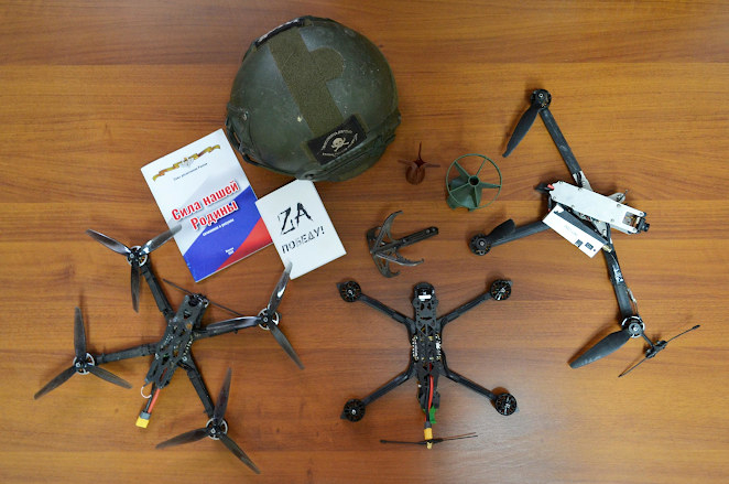 Экскурсия по выставке «Перо настраивает сердце на победу»