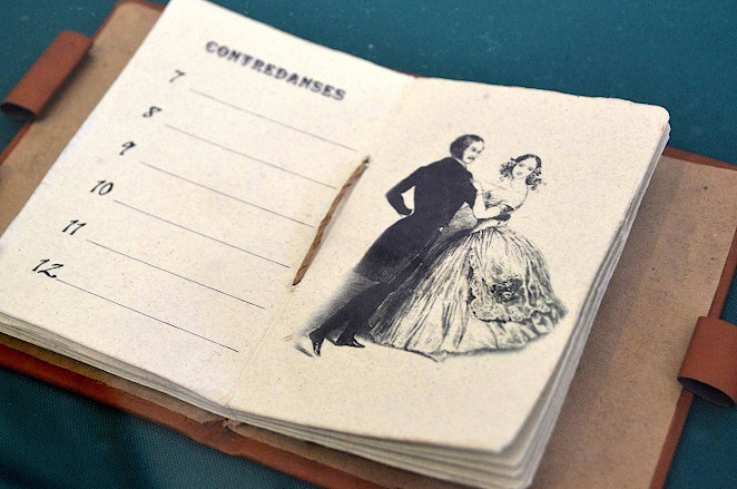 Экскурсия «Бал блестит во всей красе»