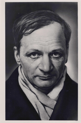 Фотография: Платонов А.В., поплечный, анфас. Дарственная надпись "Воронежцам на воспоминание вечное от М. Платоновой. 23.05.66 г."