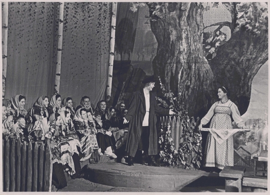 Фотография - сцена из спектакля "Алексей Кольцов" в постановке Воронежского театра драмы.