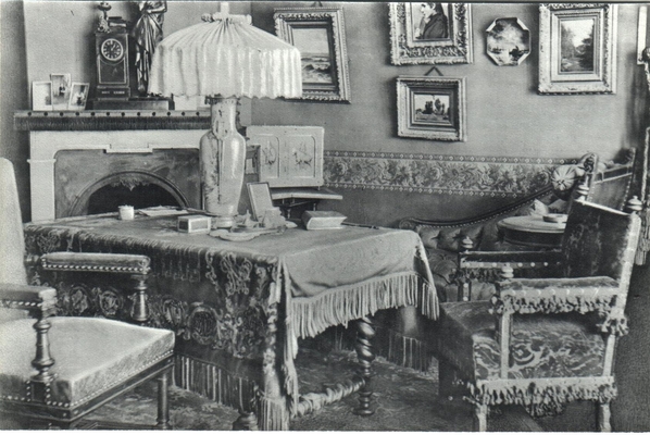 Открытка:  Одна из комнат А.Г. Рубинштейна в Петербурге. 1870-1890-е годы.