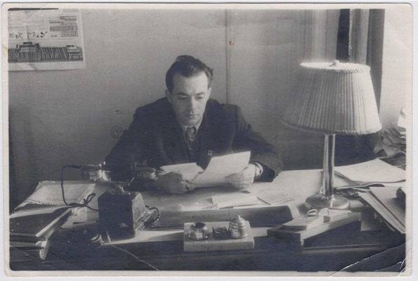 Фотография. Анчиполовский З.Я. за работой.