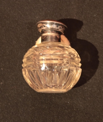 Флакон для духов.