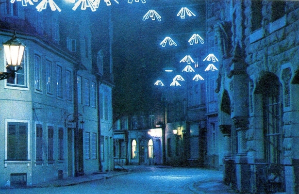 Открытка "Латвийская ССР. Рига. Улица Яуниела", на латышском, русском, английском и немецком языках