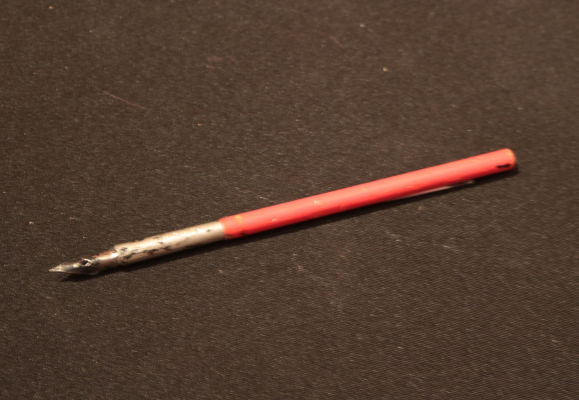 Предмет быта: Ручка перьевая от набора чернильного. Принадлежал Н.Е. Штемпель.