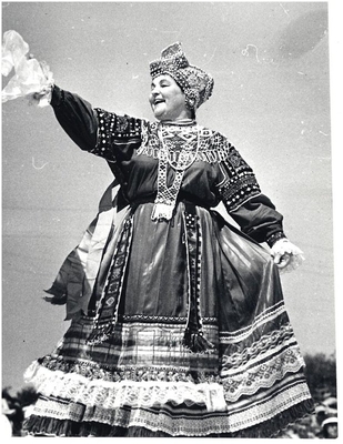 Фотография. Мордасова М.Н. на сцене. Фотограф Вязовой М.П.