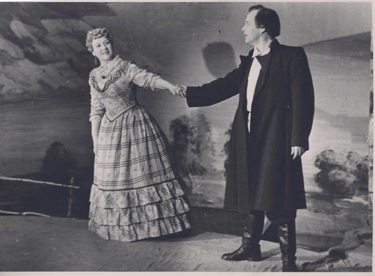 Фотография - сцена из спектакля "Алексей Кольцов" в постановке Воронежского театра драмы.