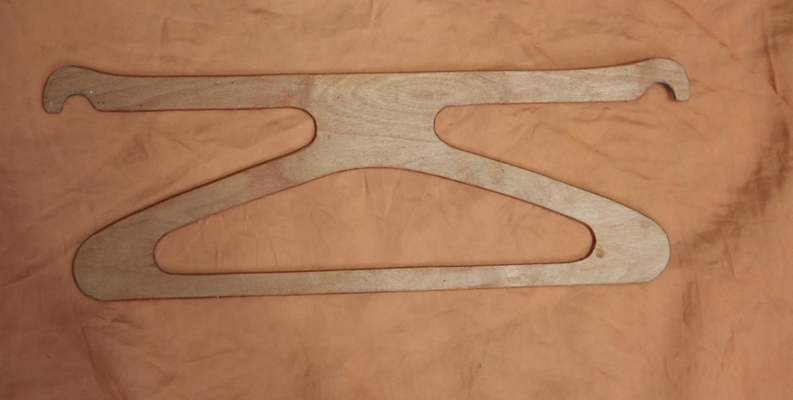 Предмет быта: Вешалка для чемодана.