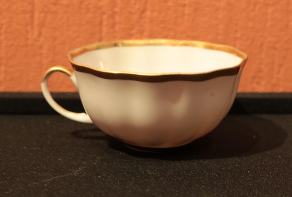 Предмет быта:чашка чайная. фарфоровый завод, Дулево. Принадлежала Н.Е. Штемпель.