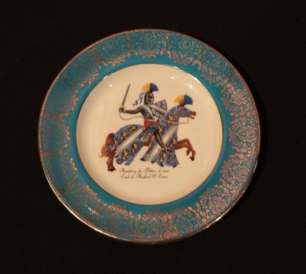 Тарелка декоративная. Содержит художественное изображение Богума Хамфри, графа Эссекса.