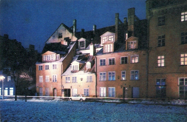 Открытка "Латвийская ССР. Рига. Сквер у улицы Мейстару", на латышском, русском, английском и немецком языках