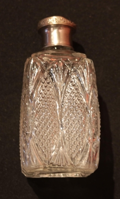 Флакон для духов.