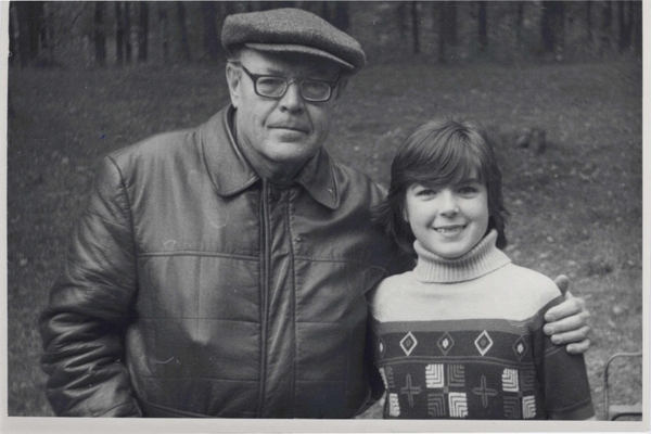 Фотография монохромная: Ю.Д. Гончаров с дочерью