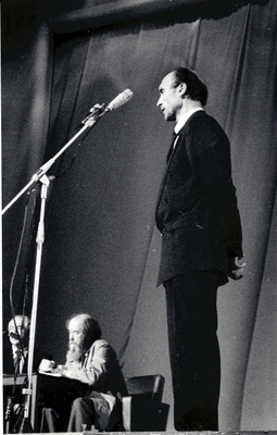 Фотография черно-белая: Будаков В.В. на встрече с А.И. Солженициным, Воронеж, октябрь 1994