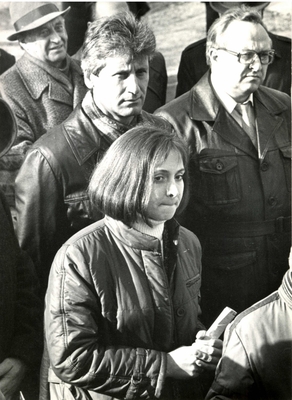 Фотография. Открытие мемориальной доски на доме, где жил И.С. Никитин. Среди присутствующих - главный редактор журнала «Подъем» Е.П. Новичихин, зав. отделом культуры Воронежского Облисполкома Якушкин В.И., зам. председателя ВООПИК (Воронежского отделения) Застрожный О.К.