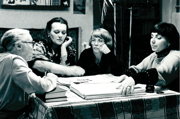 Фотография. Н.Е. Штемпель, Л. Никитина, Г. Умывакина, Н. Гордина.