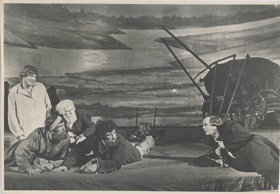 Фотография - сцена из спектакля "Алексей Кольцов" в постановке Воронежского театра драмы.