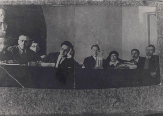 Фотография: Президиум Воронежских писателей на конференции 1933 г.