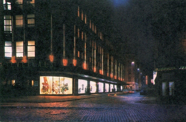 Открытка "Латвийская ССР. Рига. Центральный универсальный магазин", на латышском, русском, английском и немецком языках