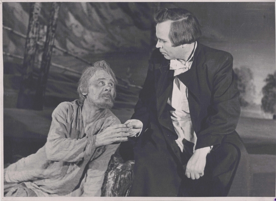 Фотография - сцена из спектакля "Алексей Кольцов" в постановке Воронежского театра драмы.