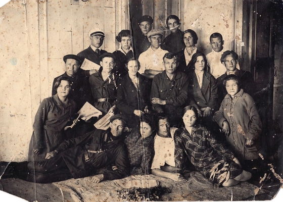 Фотография. К. Козлов на курсах по подготовке в техникум.