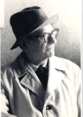 Фотография: Бобылев Б.А., погрудный, почти профиль.