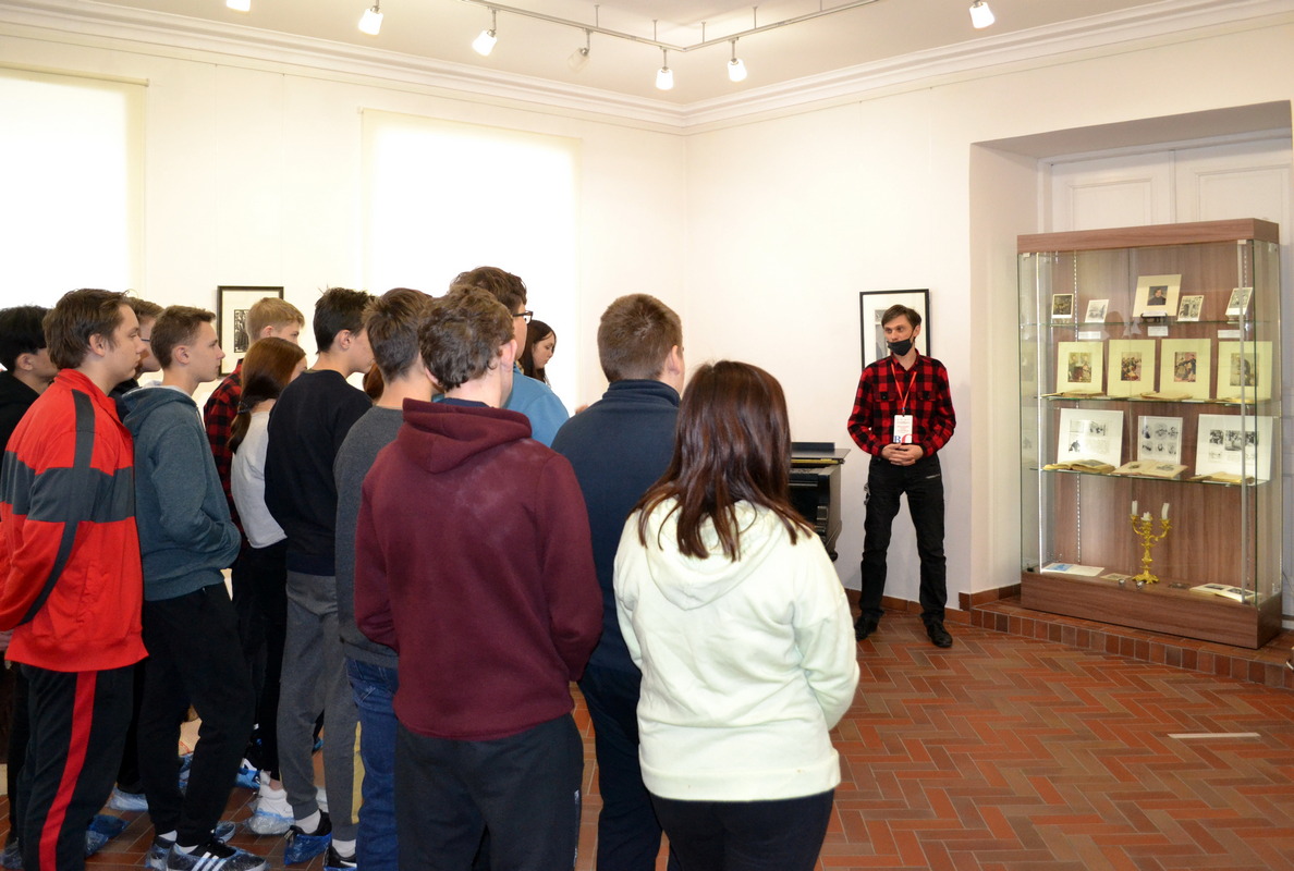 ВЫСТАВКА «КНИЖНАЯ И ГРАФИЧЕСКАЯ ГОГОЛИАНА»