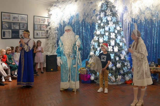 Новогодняя программа «В гостях у Мороза Ивановича»