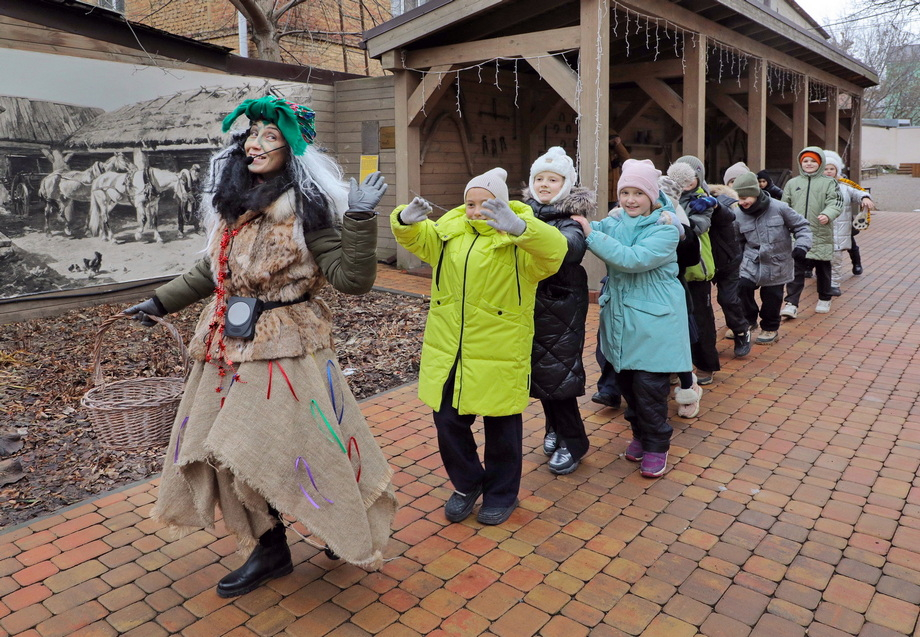 Театрализованная программа «Новогодние приключения Правды и Кривды»