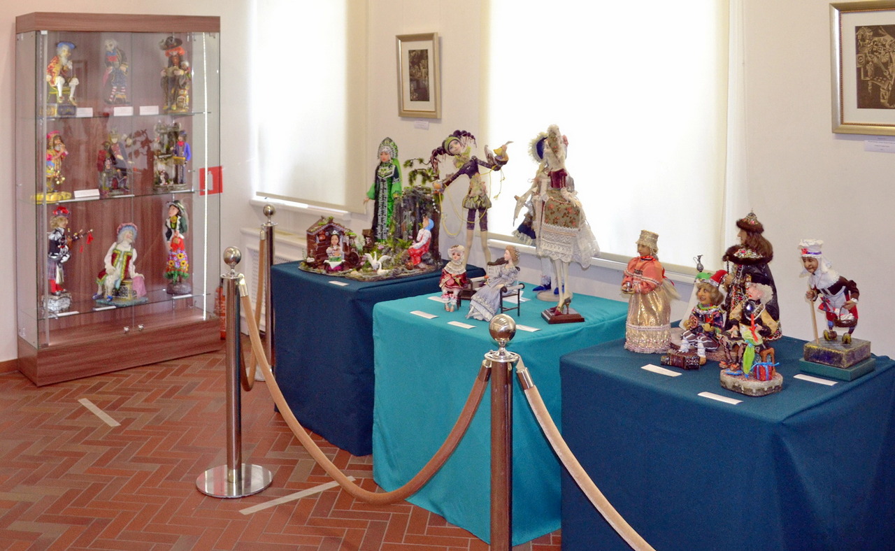 Выставка кукол в усадьбе002